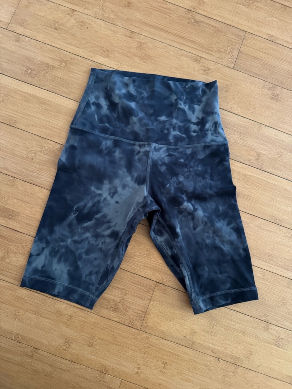 lululemon diamond dye align shorts